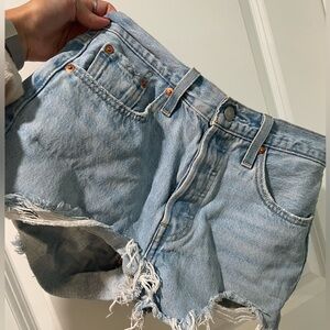 Levi’s 501 Shorts SIZE 25